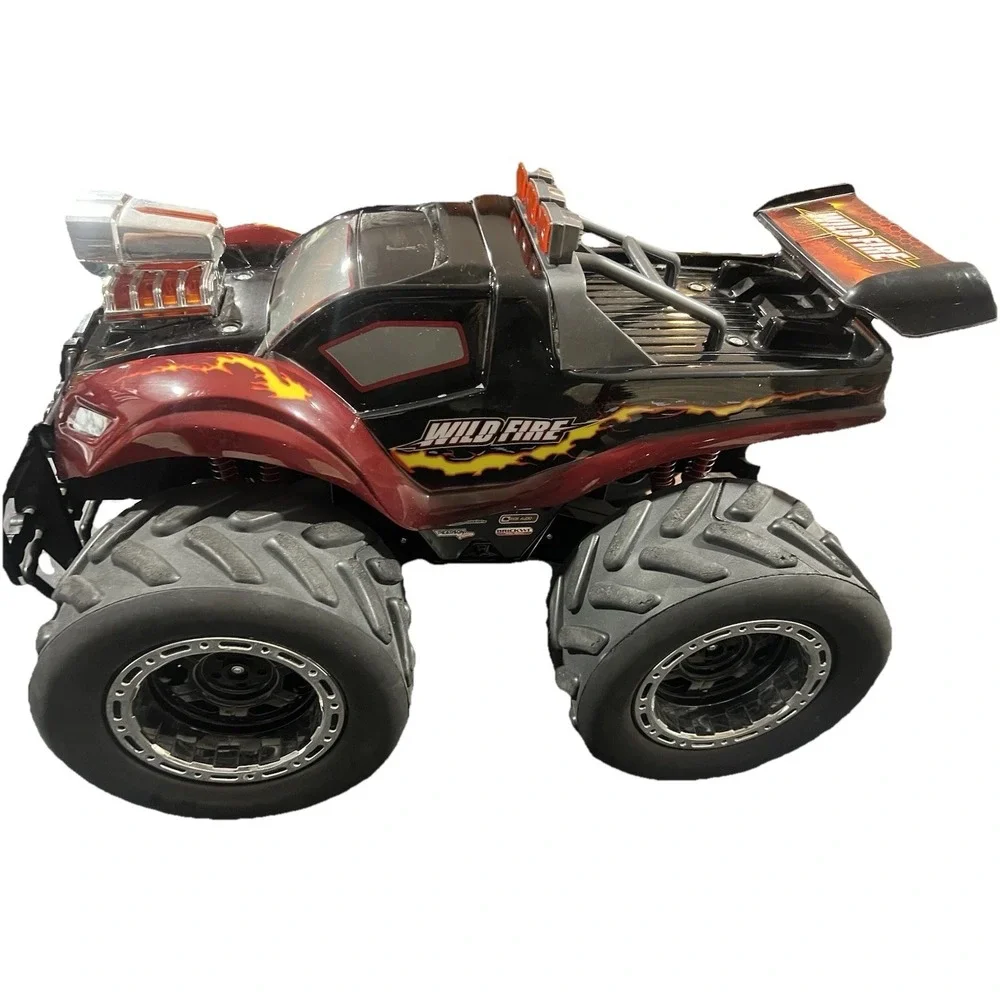 15 / Wild Fire Remote Control Monster Truck Black/Red Used
